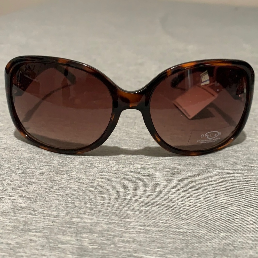 Oscar women’s sunglasses NWT